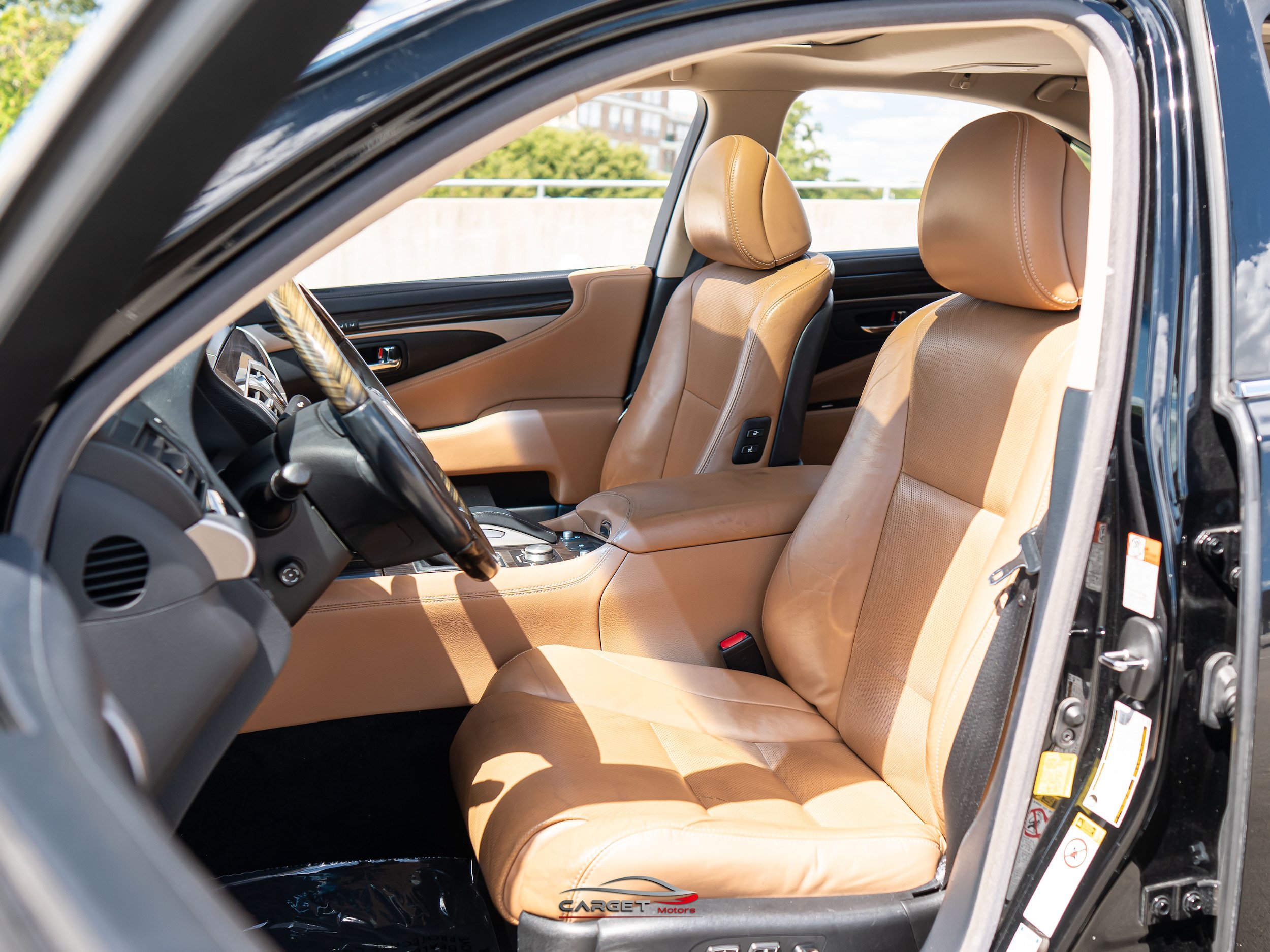 Used 2016 Lexus LS 460 AWD w/ Comfort Package image 16