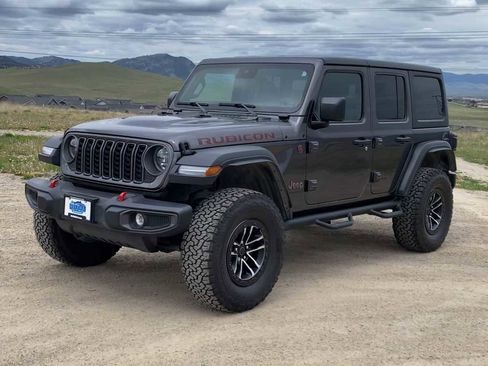 Used 2025 Jeep Wrangler Unlimited Rubicon w/ XTREMEE 35" Tire Package AWD/4WD image 4
