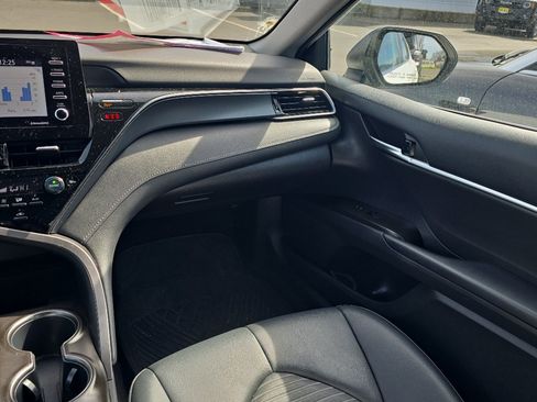 Certified 2022 Toyota Camry SE FWD image 18