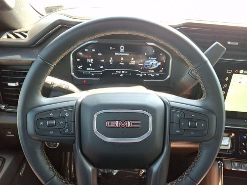 Used 2025 GMC Sierra 2500 AT4 w/ AT4 Premium Plus Package AWD/4WD image 19