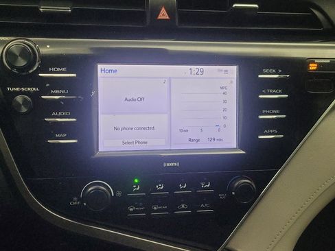 Used 2020 Toyota Camry LE image 25