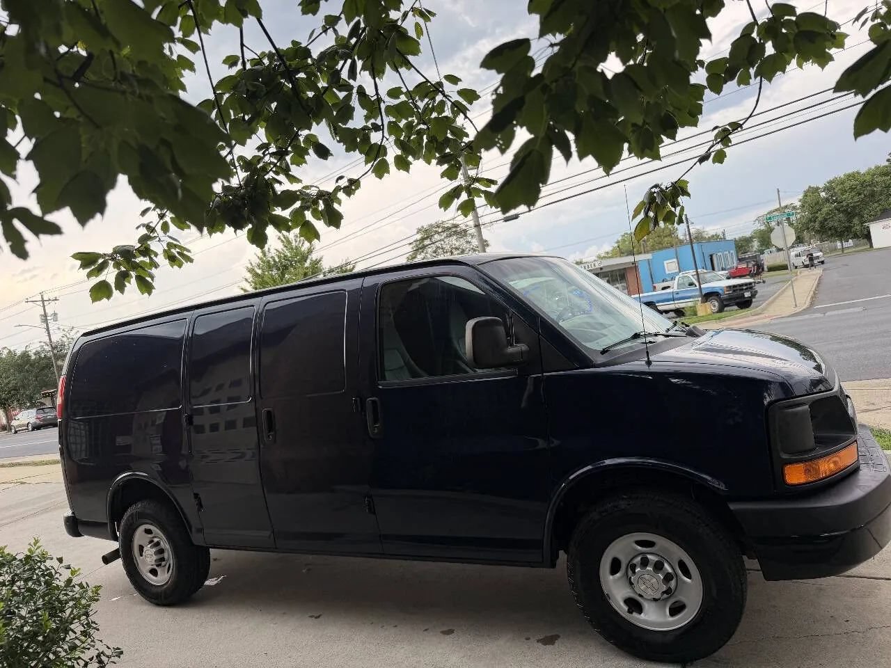 Used 2015 Chevrolet Express 2500 w/ Cold Climate Package RWD image 5