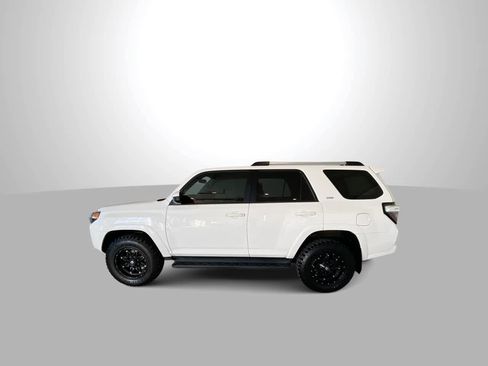 Used 2019 Toyota 4Runner SR5 image 5