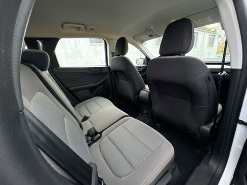 Used 2022 Ford Escape S image 14