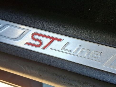 Used 2025 Ford Explorer ST-Line AWD/4WD image 33