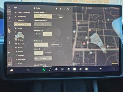 Used 2022 Tesla Model X image 47