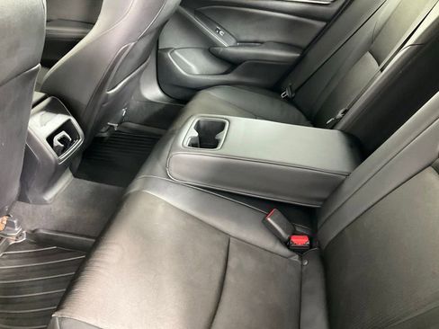 Used 2019 Honda Accord Sport image 11