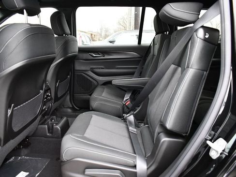 New 2026 Jeep Grand Cherokee L 4WD image 9