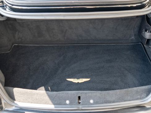 Used 2002 Aston Martin Vanquish image 40