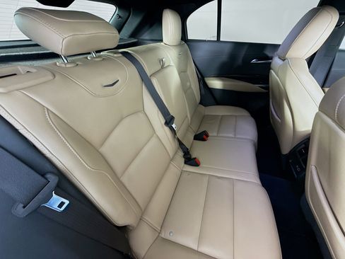 Used 2025 Cadillac XT4 Premium Luxury image 32