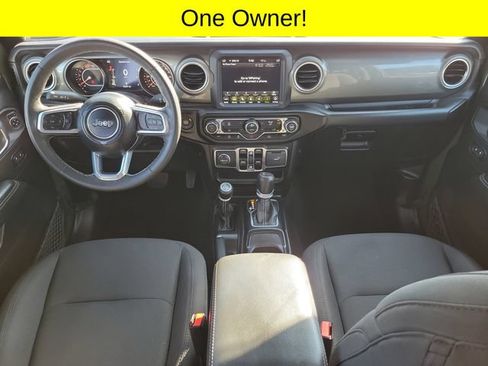 Used 2023 Jeep Wrangler Unlimited Sahara AWD/4WD image 8