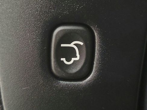 Used 2018 Jeep Cherokee Limited w/ High Altitude Package image 30