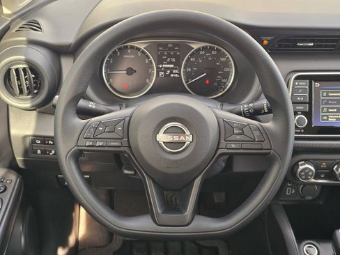Used 2025 Nissan Kicks Play S image 14