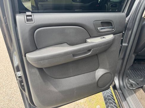 Used 2010 Chevrolet Avalanche LT w/ Suspension Package, Off-Road image 22