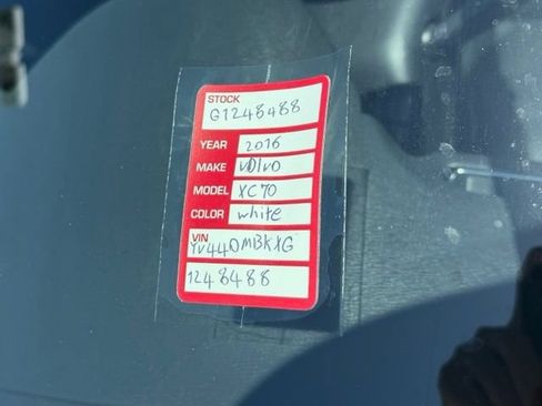 Used 2016 Volvo XC70 T5 Premier w/ Proximity Package FWD image 10