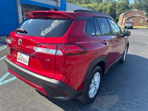 Used 2025 Toyota Corolla Cross LE FWD image 9