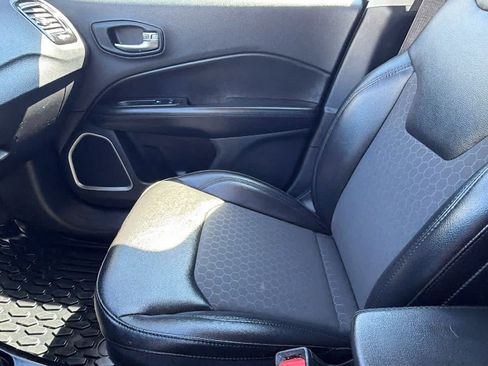 Used 2020 Jeep Compass Latitude FWD image 12