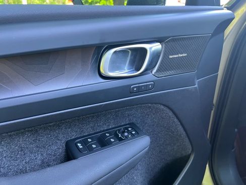 Certified 2023 Volvo XC40 Recharge Ultimate AWD/4WD image 10