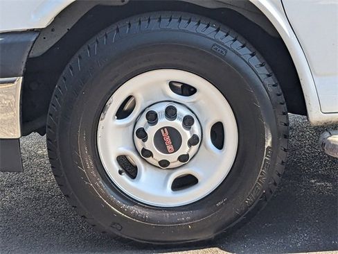 Used 2019 GMC Savana 2500 w/ Driver Convenience Package image 27
