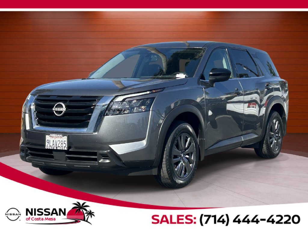 Used 2024 Nissan Pathfinder S FWD image 1