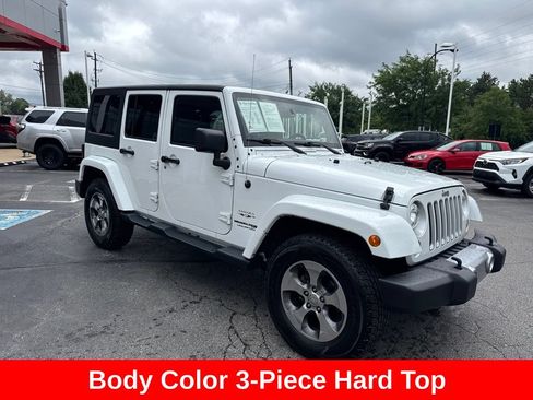 Used 2018 Jeep Wrangler Unlimited Sahara w/ Connectivity Group AWD/4WD image 9