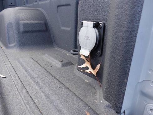 Used 2024 Chevrolet Silverado 1500 Custom image 26