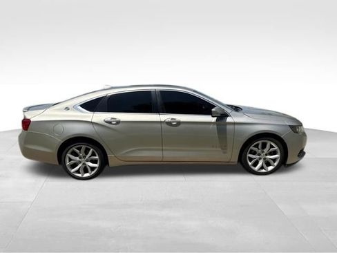 Used 2014 Chevrolet Impala LT FWD image 2