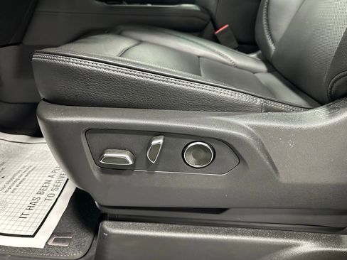 Used 2025 GMC Yukon XL Denali w/ Sun & Power Step Package image 13