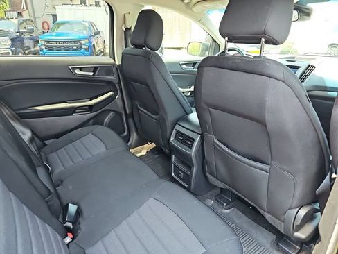 Used 2020 Ford Edge SE FWD image 11