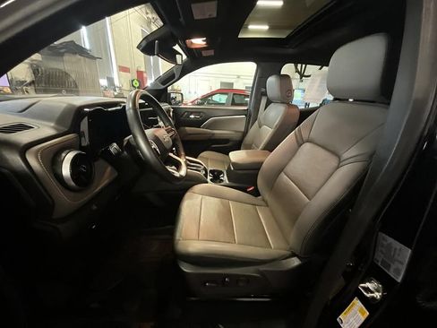 Used 2024 Chevrolet Colorado ZR2 w/ ZR2 Convenience Package III AWD/4WD image 19