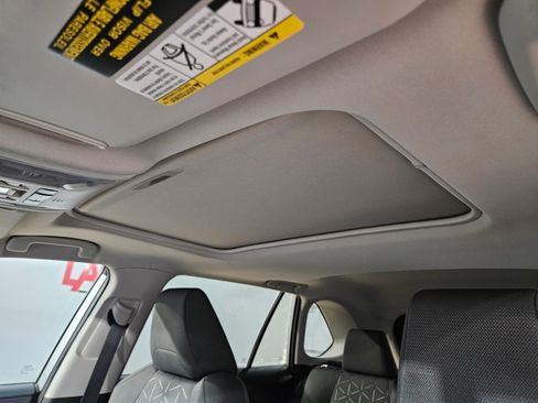 Used 2020 Toyota RAV4 XLE w/ Convenience Package image 25