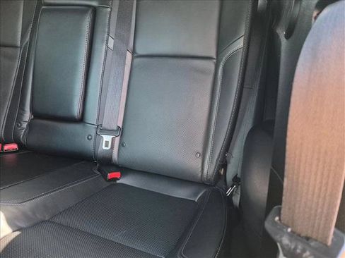 Used 2015 Dodge Challenger R/T Plus RWD image 19