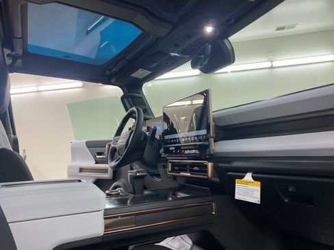 New 2025 GMC Hummer EV 3X w/ Battery Pack, 24 Module Pack image 16