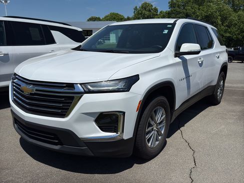 Used 2023 Chevrolet Traverse LT FWD image 1