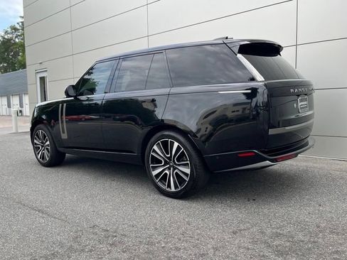 Used 2024 Land Rover Range Rover SE AWD/4WD image 6