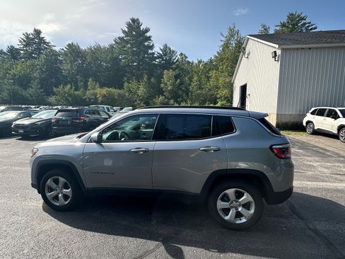 Used 2020 Jeep Compass Latitude w/ Popular Equipment Group AWD/4WD image 10