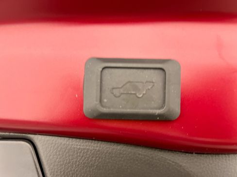 Used 2024 Toyota RAV4 XLE w/ Convenience Package image 27