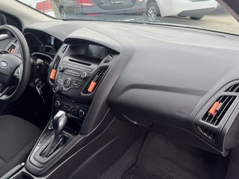 Used 2015 Ford Focus SE image 26
