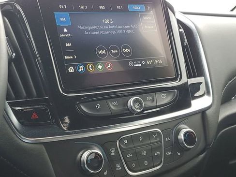 Certified 2023 Chevrolet Traverse LT FWD image 13