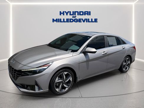Used 2023 Hyundai Elantra Limited FWD image 2