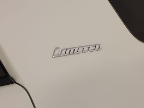 Used 2022 Toyota 4Runner Limited AWD/4WD image 17