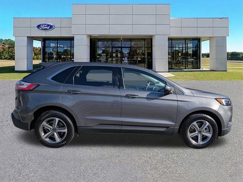 Certified 2023 Ford Edge SEL w/ Convenience Package AWD/4WD image 3