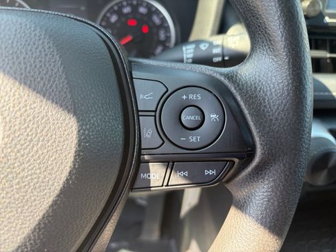 Used 2020 Toyota RAV4 LE w/ All Weather Liner Package AWD/4WD image 15