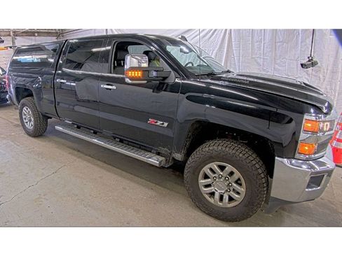 Used 2019 Chevrolet Silverado 2500 LTZ w/ Duramax Plus Package AWD/4WD image 2
