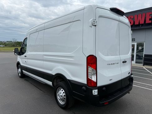Used 2024 Ford Transit 250 148 Medium Roof Extended AWD image 3