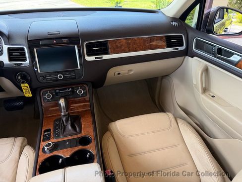 Used 2012 Volkswagen Touareg VR6 AWD/4WD image 12