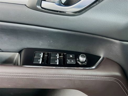 Used 2025 MAZDA CX-5 Signature image 16