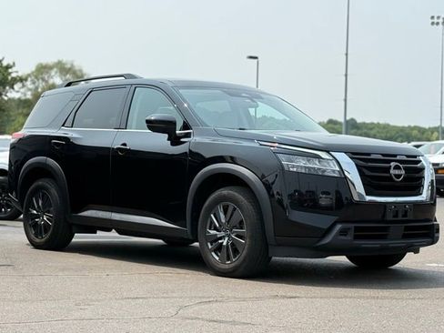 Used 2022 Nissan Pathfinder SV image 39