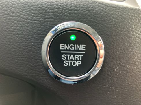 Used 2024 Ford Edge SEL image 18