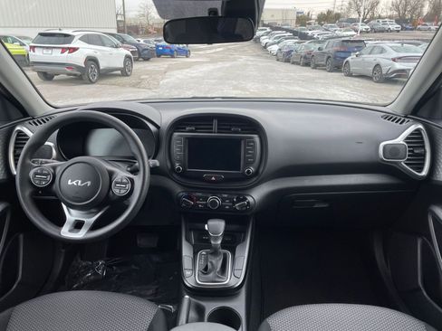 Used 2025 Kia Soul LX w/ LX Technology Package image 31